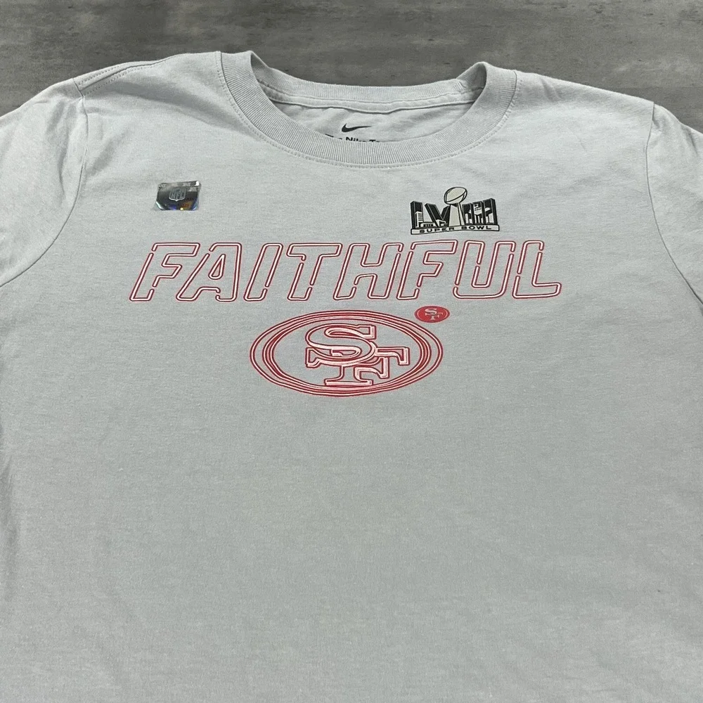 Nike‎ SF 49ers T-Shirt Womens Medium Grey Super Bowl LVIII Faithful Graphic Tee
